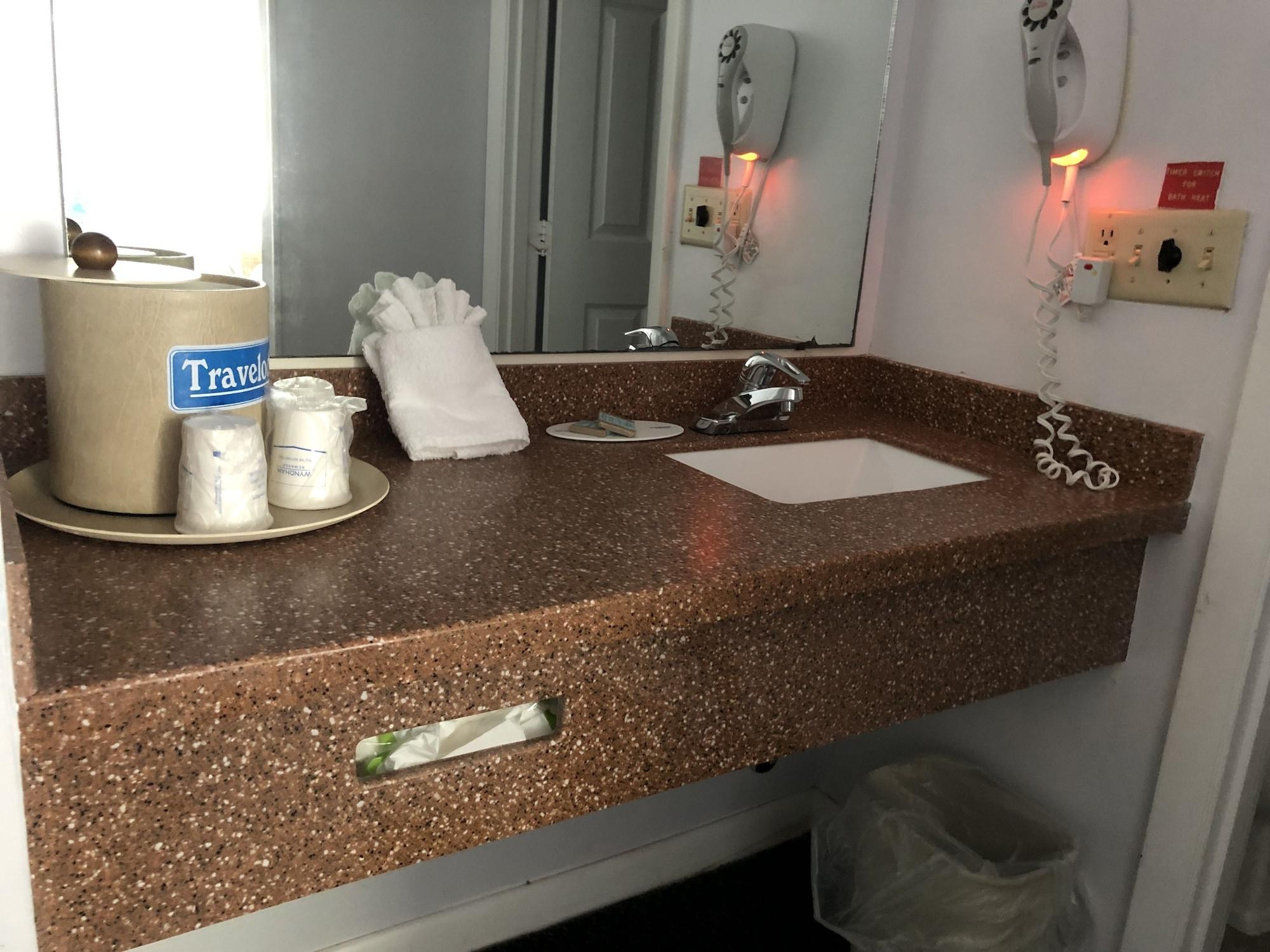 Travelodge By Wyndham Cape Cod Area West Dennis Ngoại thất bức ảnh